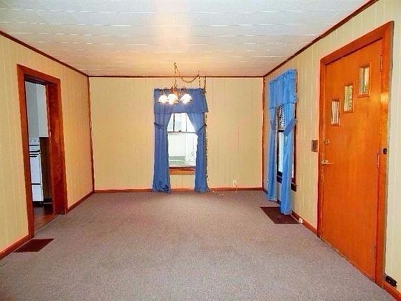 5th image of 8663 Tudor Ct