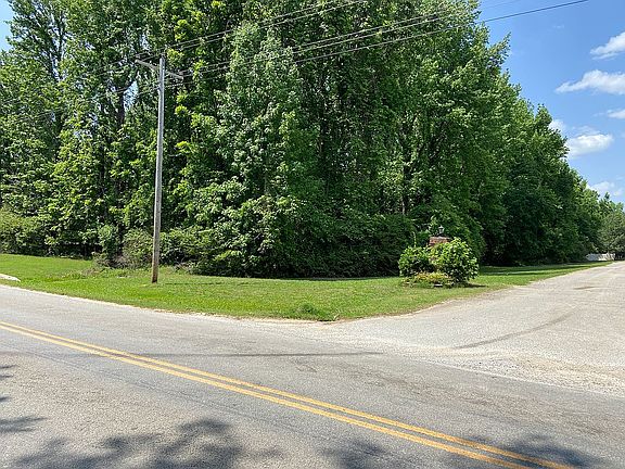 2nd image of County Road 762