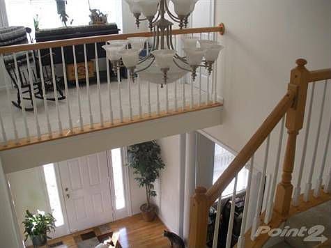 2 story foyer