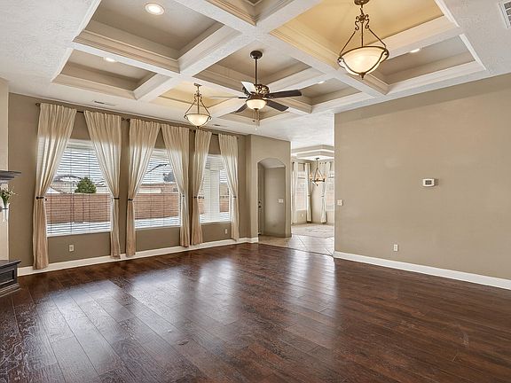 4th image of 1055 E Mill Hollow Way