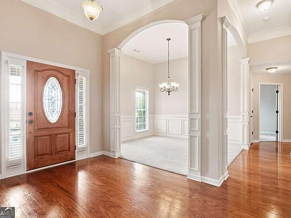 5th image of 132 Saint Margrit Cir