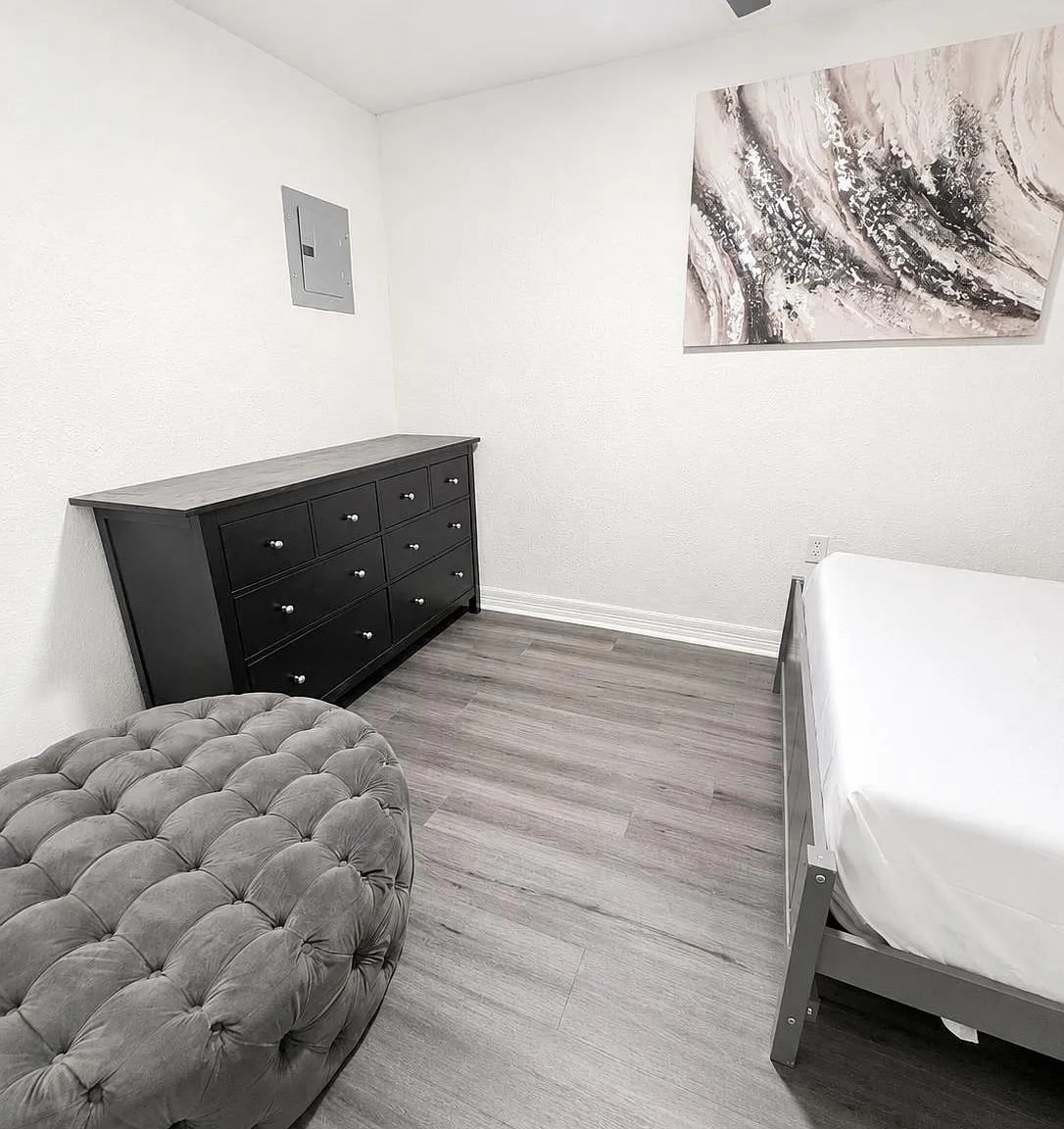 2 bed, 1.0 bath, 900 sqft, $918 — Photo 3