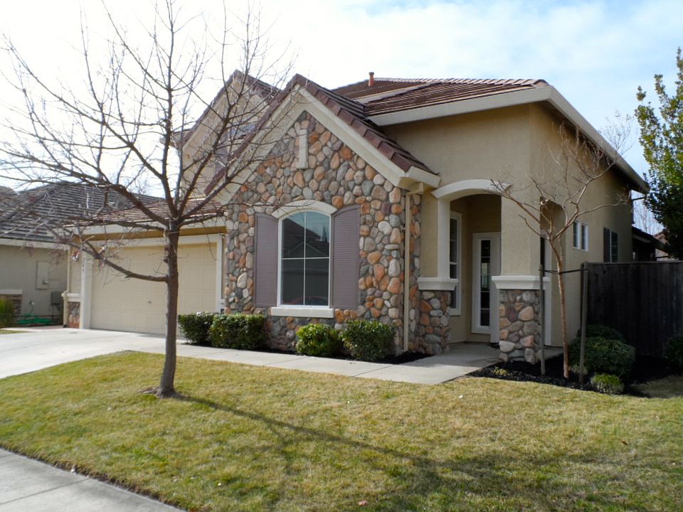 Lovely River View Village Home