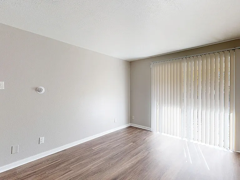 wh_scandia_unit9990-1_550sf_living4_1200.675 wh_scandia_unit9990-1_550sf_living4_1200.675