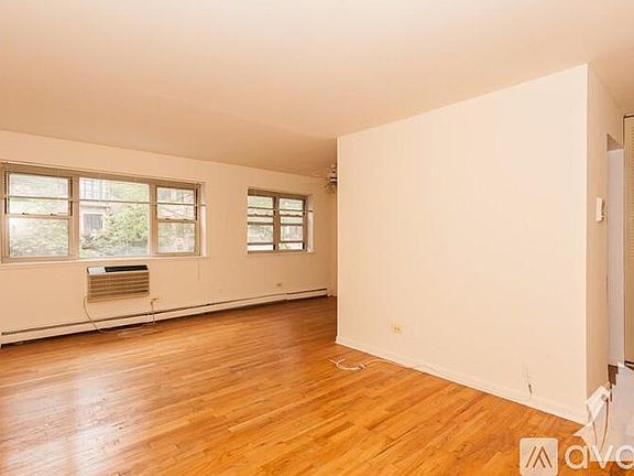 4th image of 521 W Briar Pl APT 311