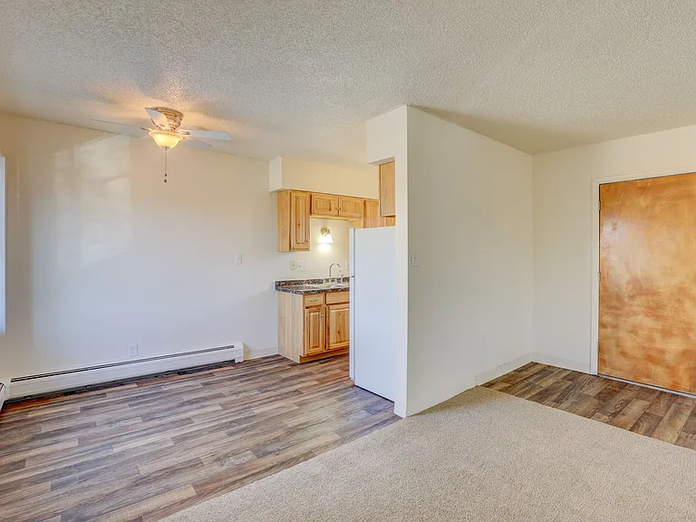 Allison Court Apartments — Photo 42