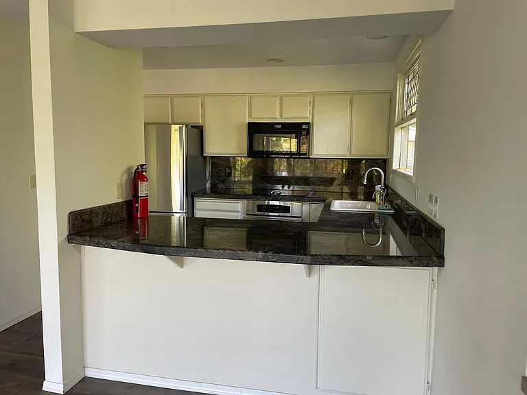 3210 SW Gale Ave — Photo 2
