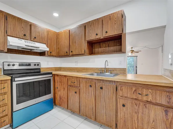 7541 NW 16th St APT 1310, Plantation, FL 33313