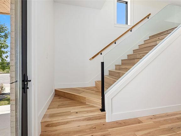 5th image of 4601 S 47th St