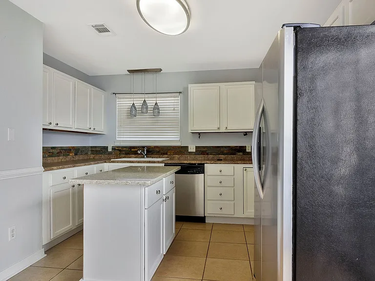 9 Forest Breeze Ct — Photo 10