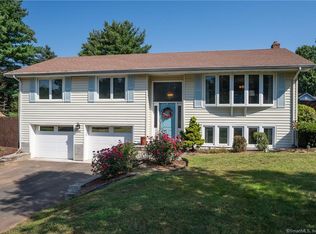 86 Tumble Brook Dr, Vernon, CT 06066