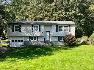 89 Starr St, Norwich, CT 06360