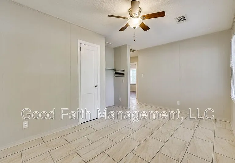 1813 Alder Dr — Photo 5