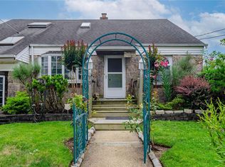 75 Cary Pl, Freeport, NY 11520