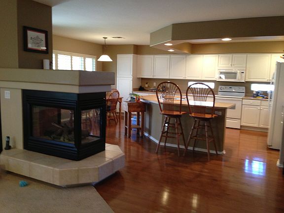 Fireplace kit/liv room