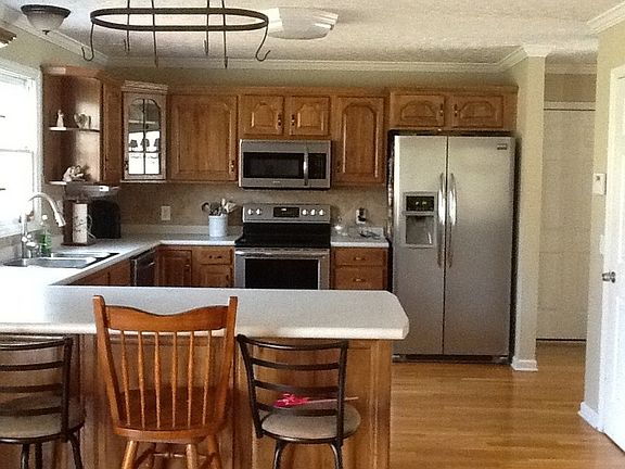 3rd image of 203 Southridge Dr