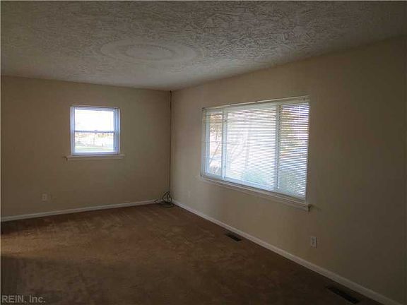 3rd image of 805 Stratford St