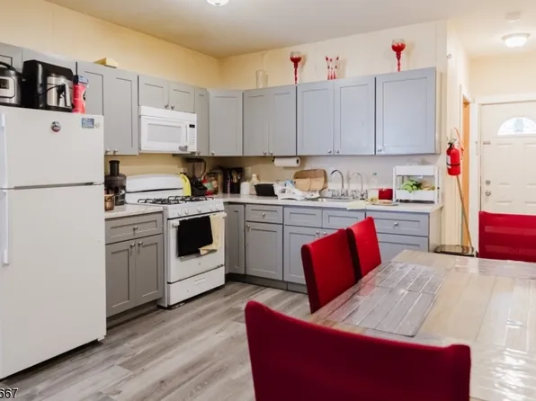 319 Hamilton Ave #2, Paterson City, NJ 07501