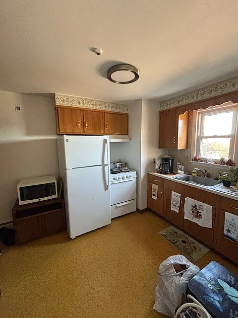 2 bed, 800 sqft, $2,200 — Photo 3