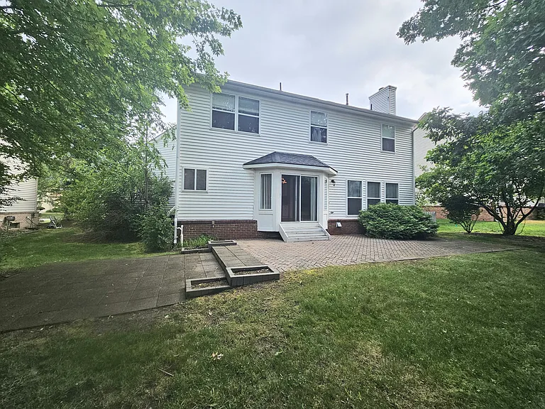 29221 Fieldstone — Photo 60