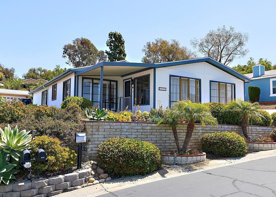 1st image of 2295 Lindsay Dr