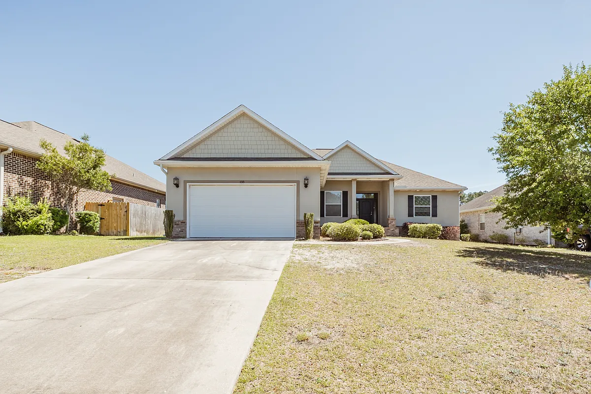 Building Photo - 133 Alicia Dr