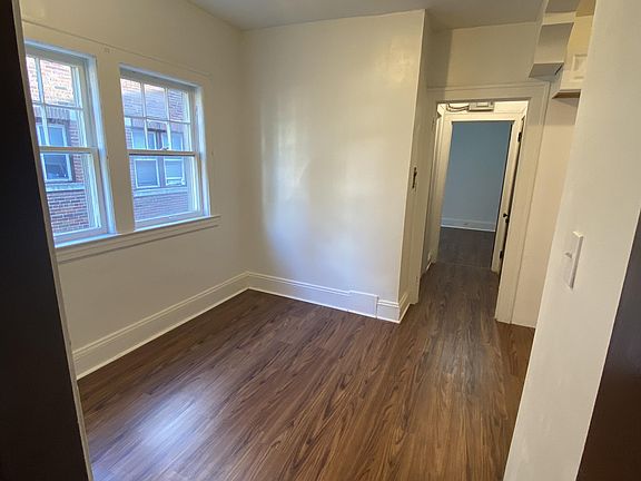 4th image of 1442 W 101st St #11274374