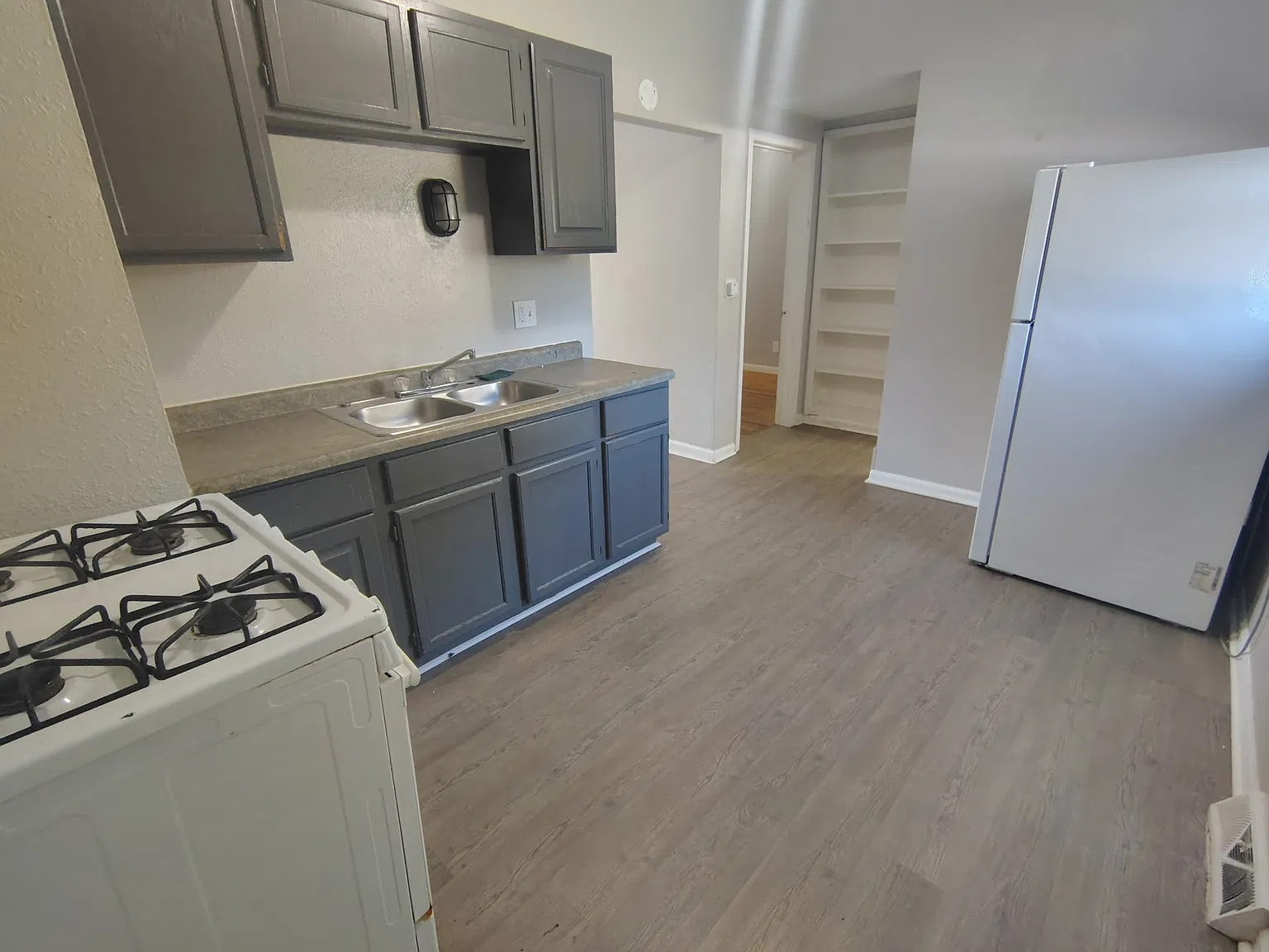 1 bed, 800 sqft, $900 — Photo 2