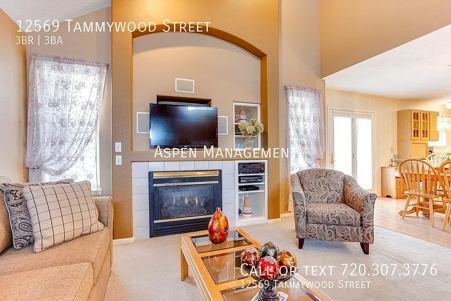Great 3BR 2.5BA w/ Finished Basement! Excellent Location! — Photo 3