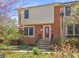 2174 Golf Course Dr, Reston, VA 20191