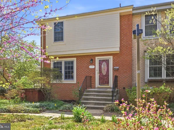 2174 Golf Course Dr, Reston, VA 20191