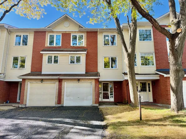 46 Arbordale Cres, Ottawa, ON K2G 5C9
