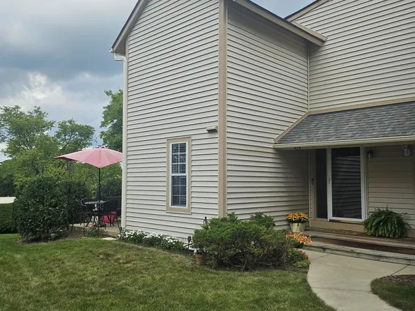 914 Vose Dr, Gurnee, IL 60031