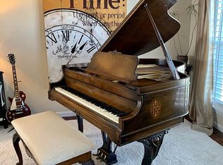 1489 Presidents Landing Dr, O'Fallon, MO 63366