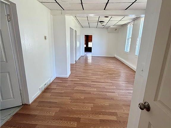 3rd image of 235 High St