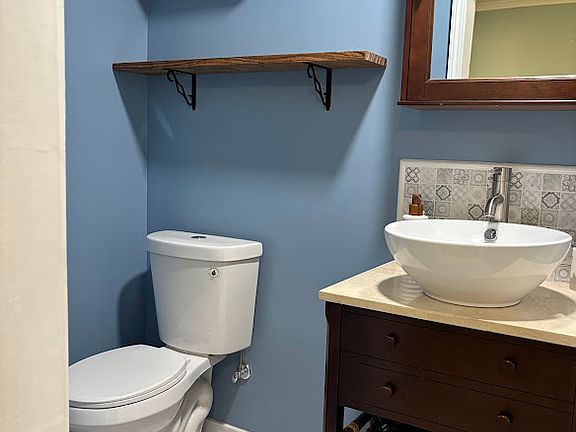 4th image of 2186 Camp Cir #8