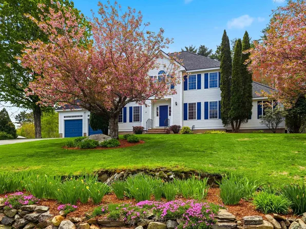 44 Buckingham Drive, Londonderry, NH 03053