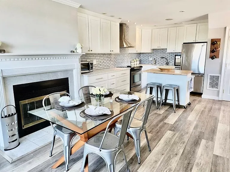 166 Quincy Shore Dr #119 — Photo 2
