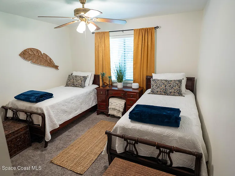 605 Saint Albans Ct #18H — Photo 16