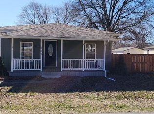 307 W Center Rd, Frontenac, KS 66763