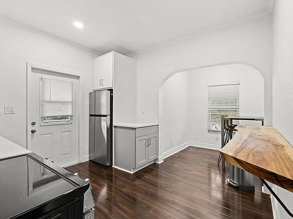 5th image of 518 Biscayne Dr #B