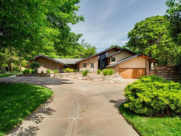 2nd image of 2716 Redbird Ln