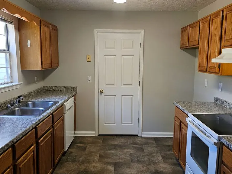 12205 Cypress Way — Photo 19