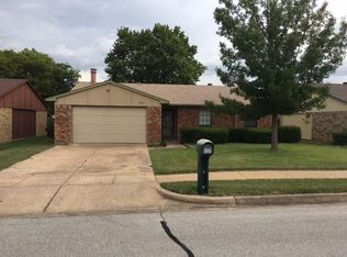 6925 Glenhurst Dr, North Richland Hills, TX 76182