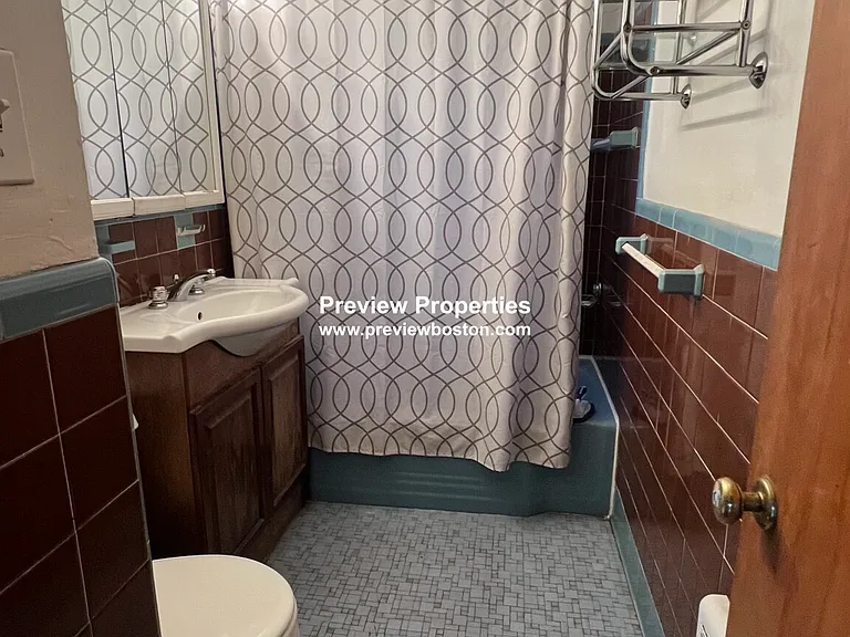 14 Caltha Rd #1P — Photo 6