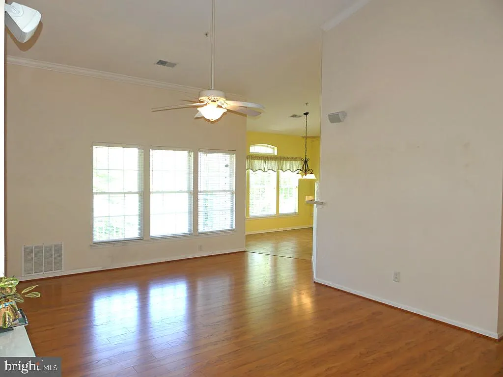 2 bed, 2.0 bath, 1600 sqft, $2,300 — Photo 3