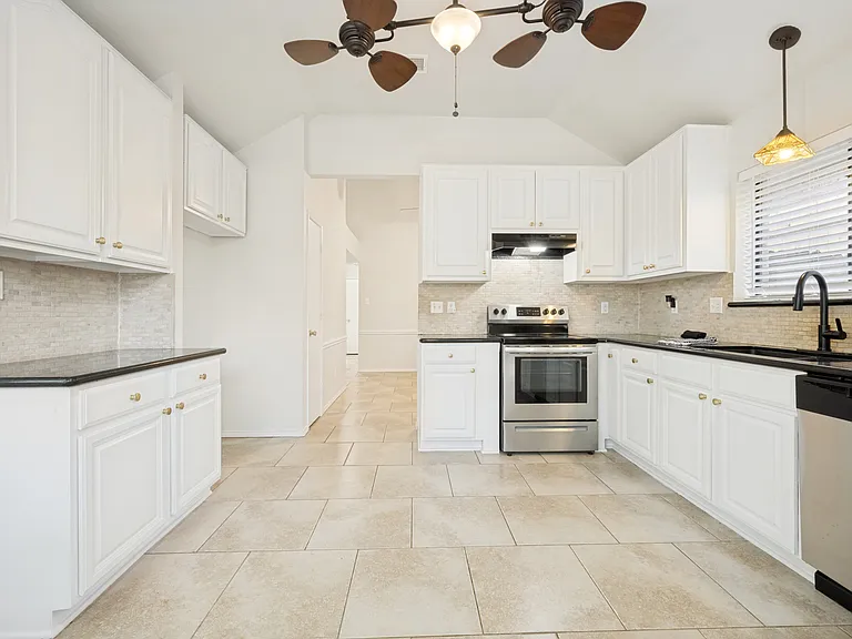 2515 Mountainview Dr — Photo 5