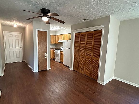 4th image of 1037 Ash Street Ext Unit A