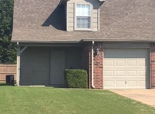 952 Clearwater Cir, Catoosa, OK 74015