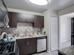 4023 Majestic Ln #19F, Fairfax, VA 22033